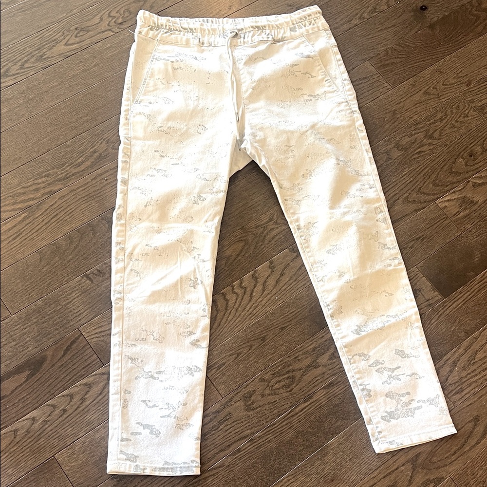 BEVY FLOG SHELY WHITE/GRAY CAMO PANTS size Small